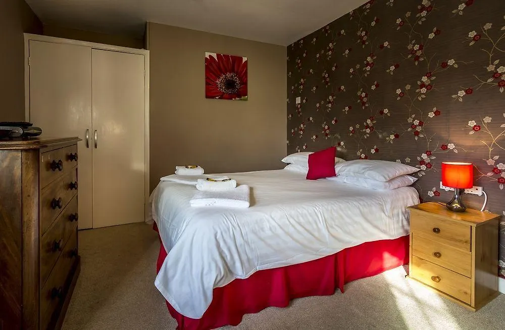 Parsonage Farm 3*
