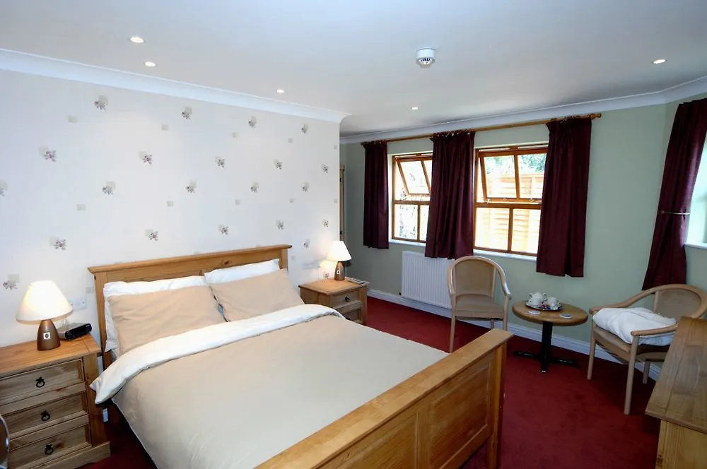 New Overlander Inn Penally