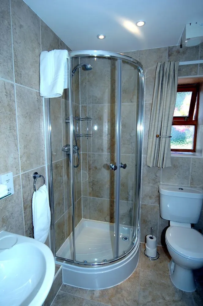 New Overlander Inn Guest house