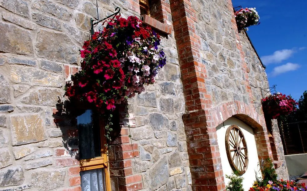 New Overlander Inn Guest house 4*