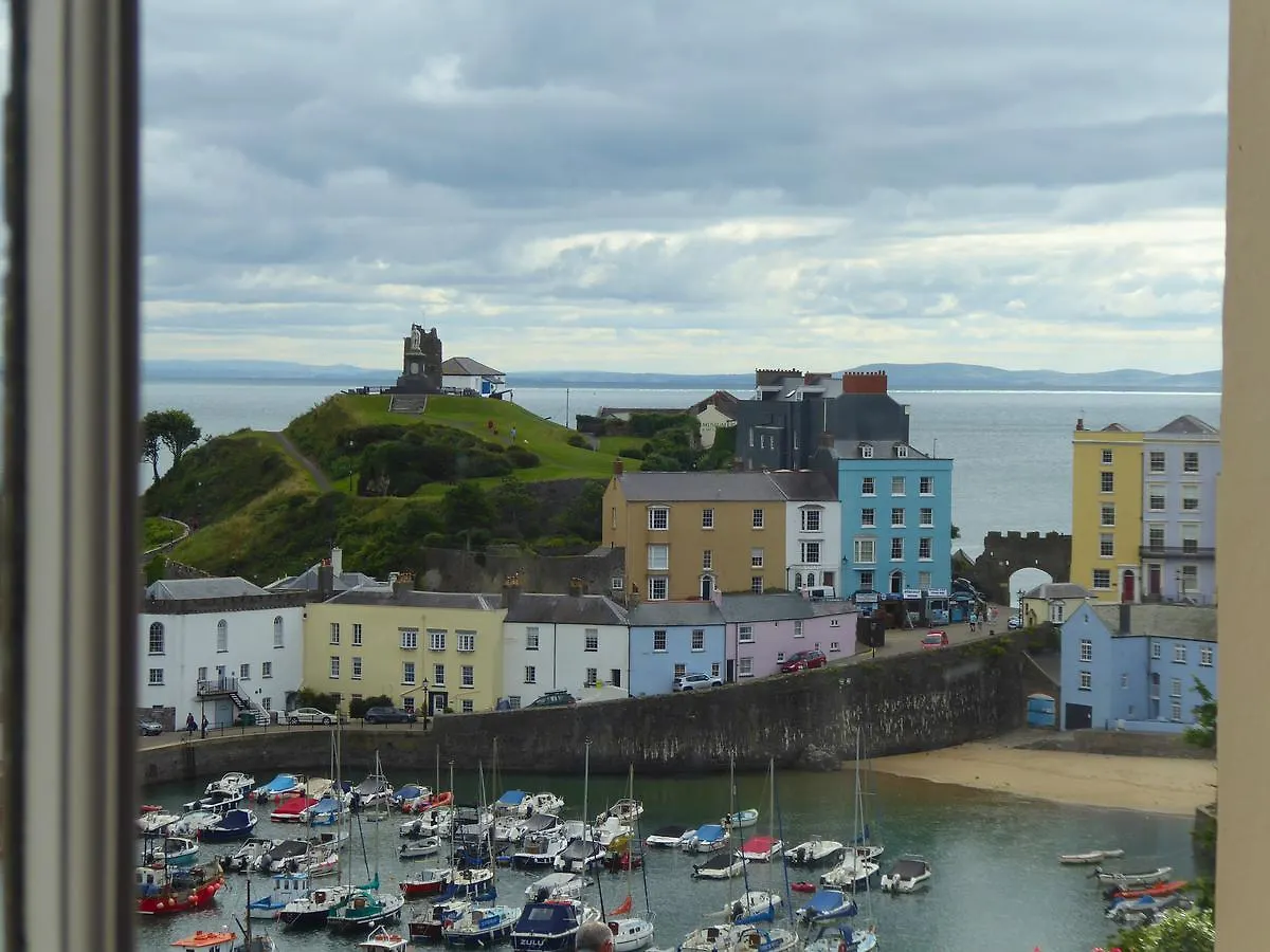 1 Beachtop Court Apartment Tenby