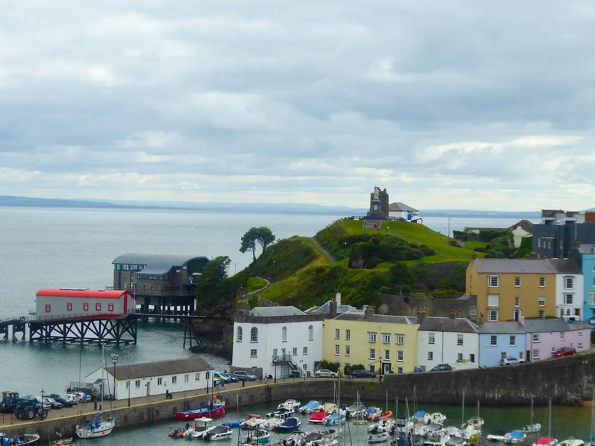 Apartment 1 Beachtop Court Tenby