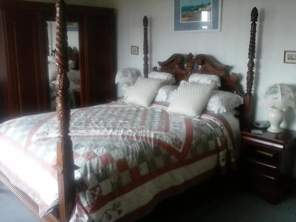 Wychwood House 2*