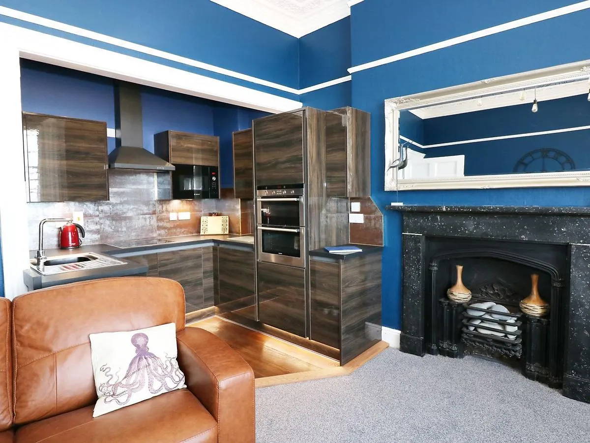 3 Apartment *