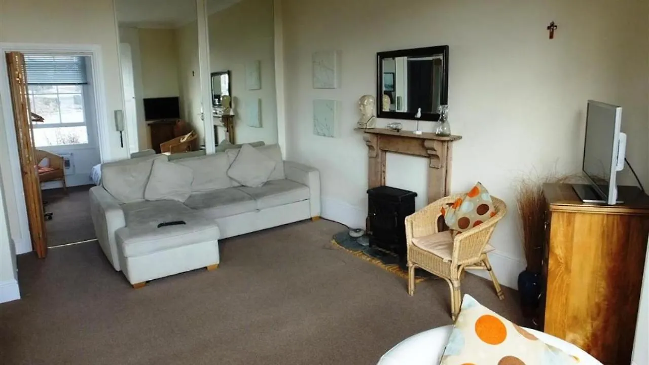 Apartment St Catherines 2 Flat 3