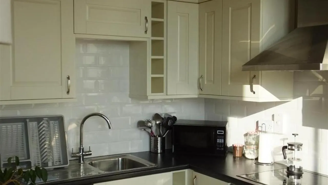 Apartment St Catherines 2 Flat 3 *