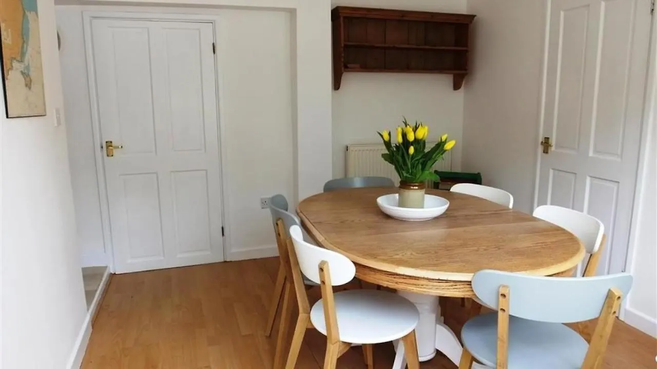 Quarry 3 Apartment Tenby