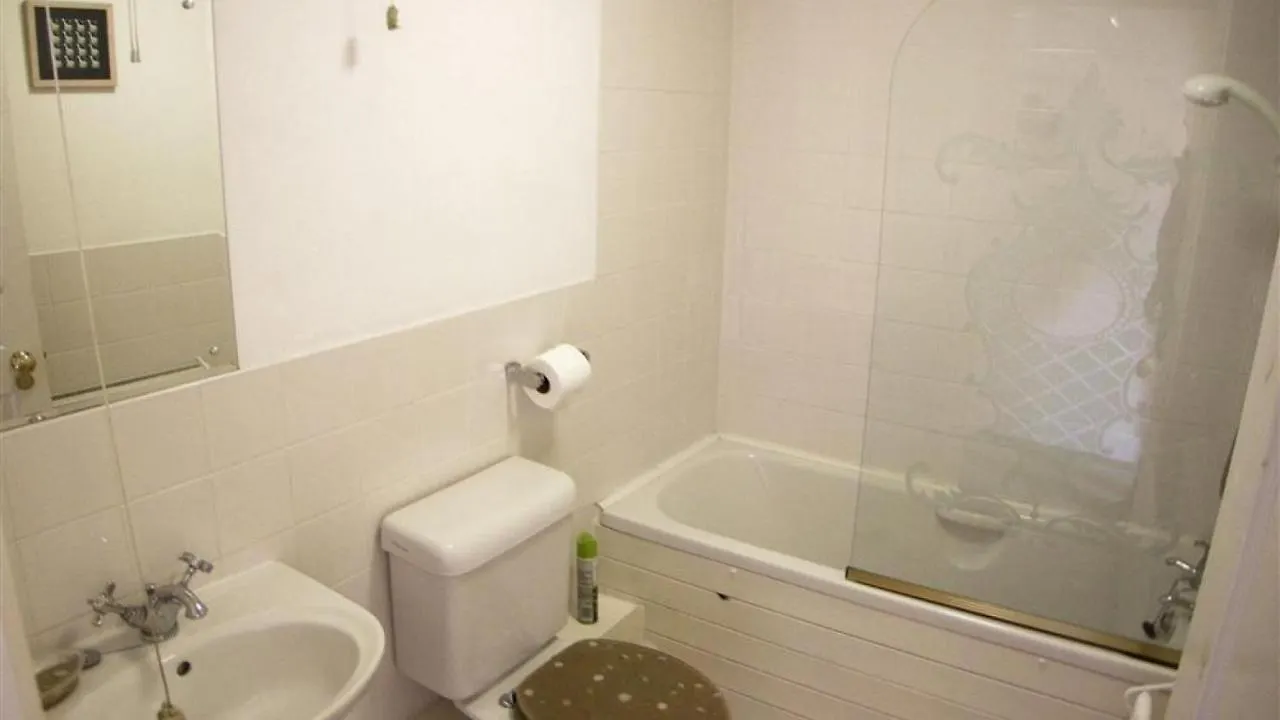 Frogmore Terrace 1 *