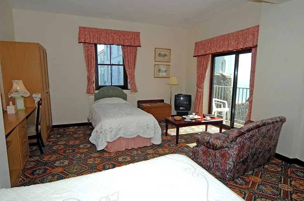 No: 1 The Esplanade Guest Accommodation. Bed and breakfast Tenby