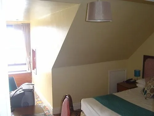 Bed and breakfast No: 1 The Esplanade Guest Accommodation. 4*