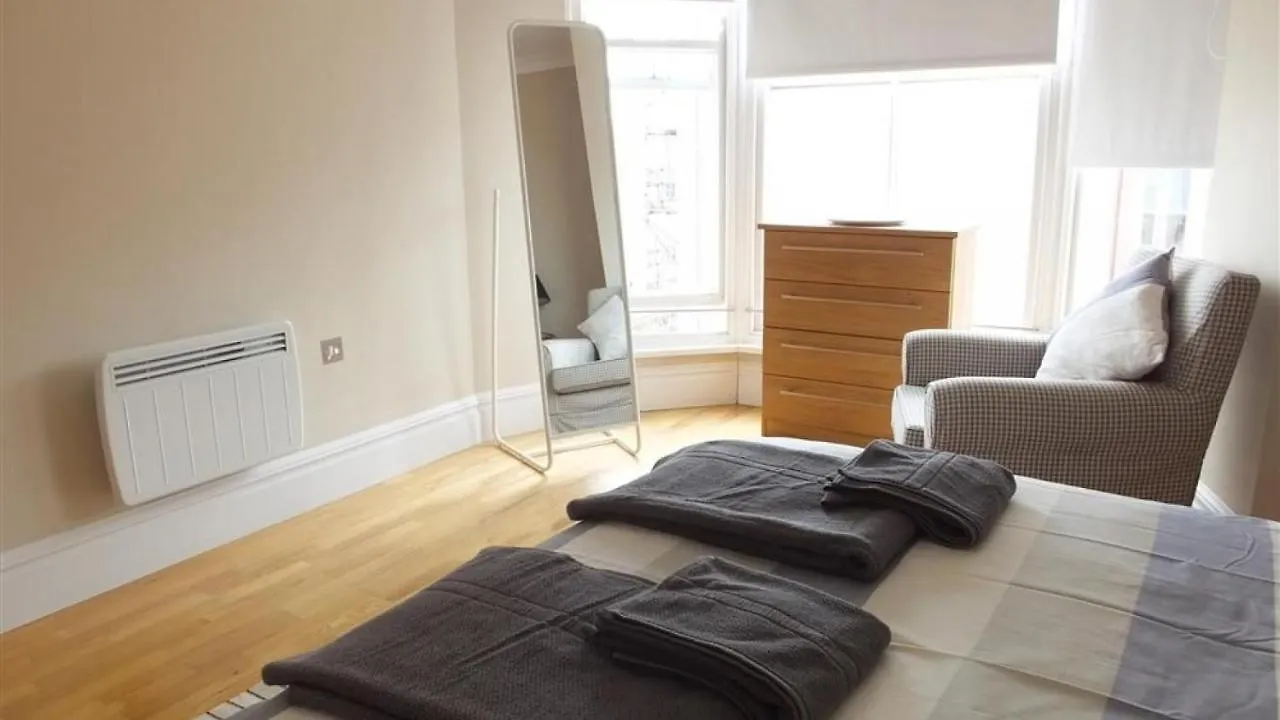 Paragon House 3 Apartment *