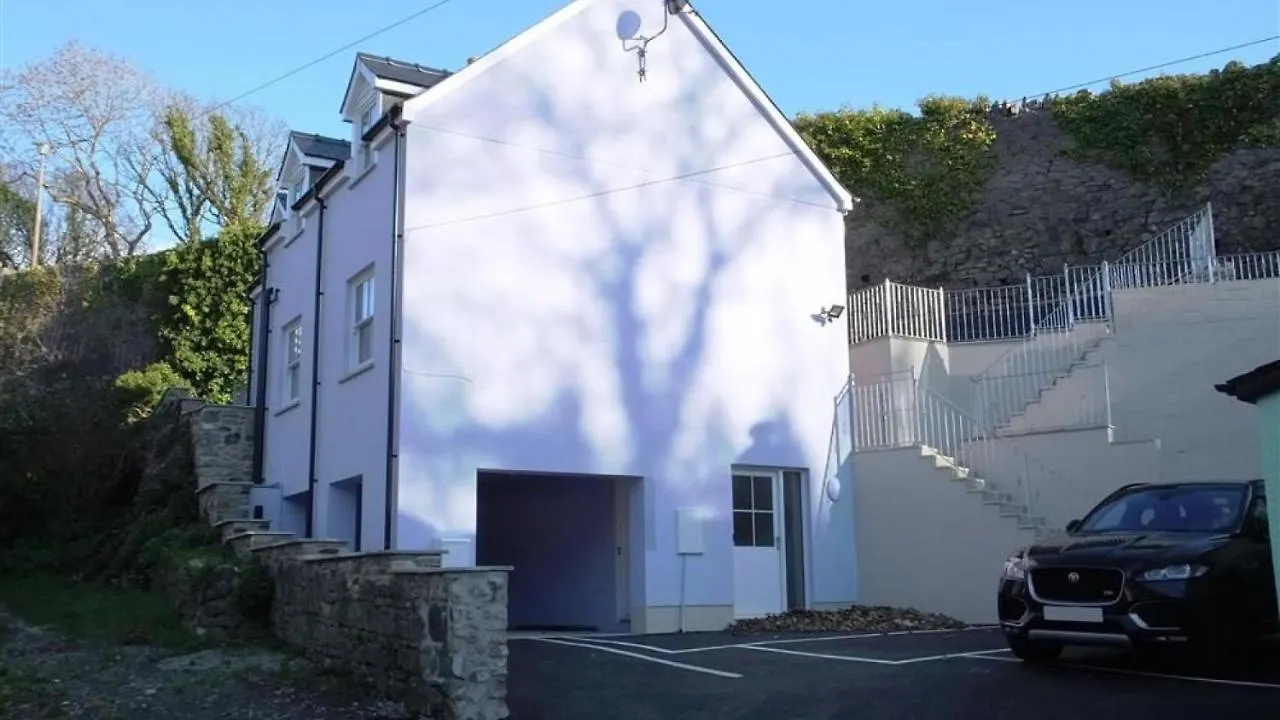 The New Dwelling Apartment Tenby
