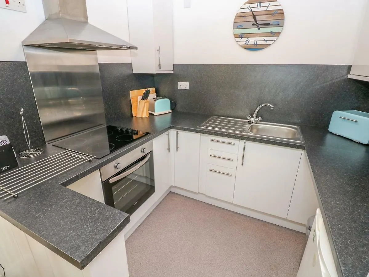 5 St. Marys Court * Tenby