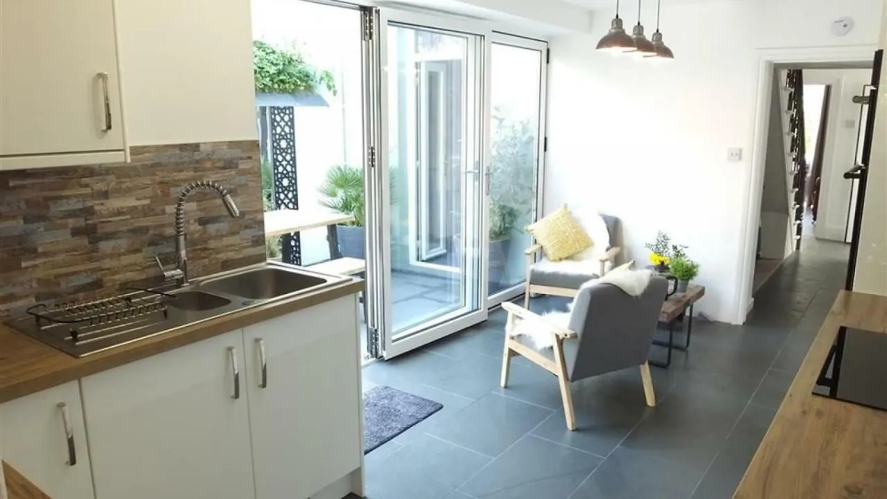 Sunbury Holiday home