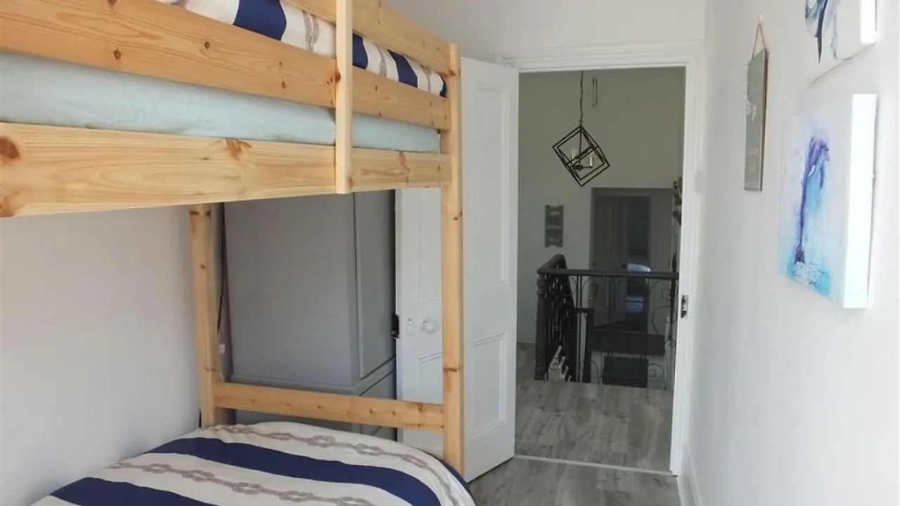 Holiday home Sunbury Tenby