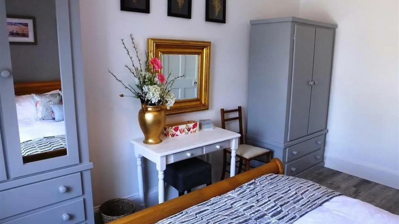 Sunbury Holiday home Tenby