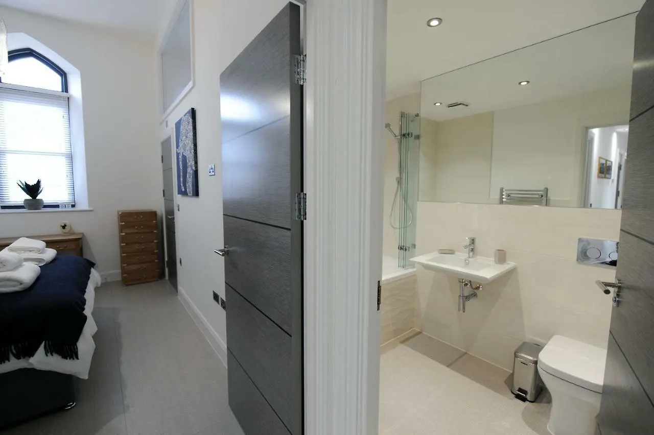 2 Waterstone House * Tenby