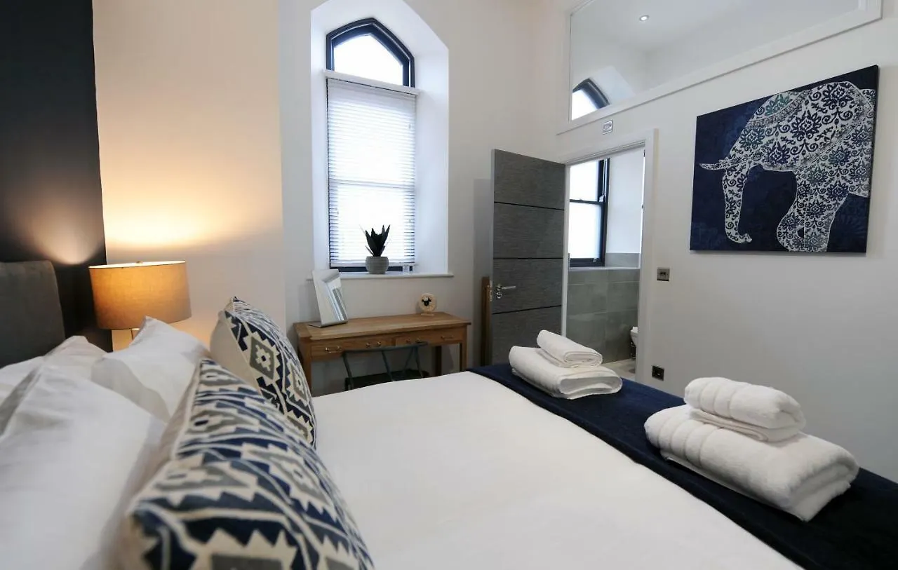 2 Waterstone House Tenby