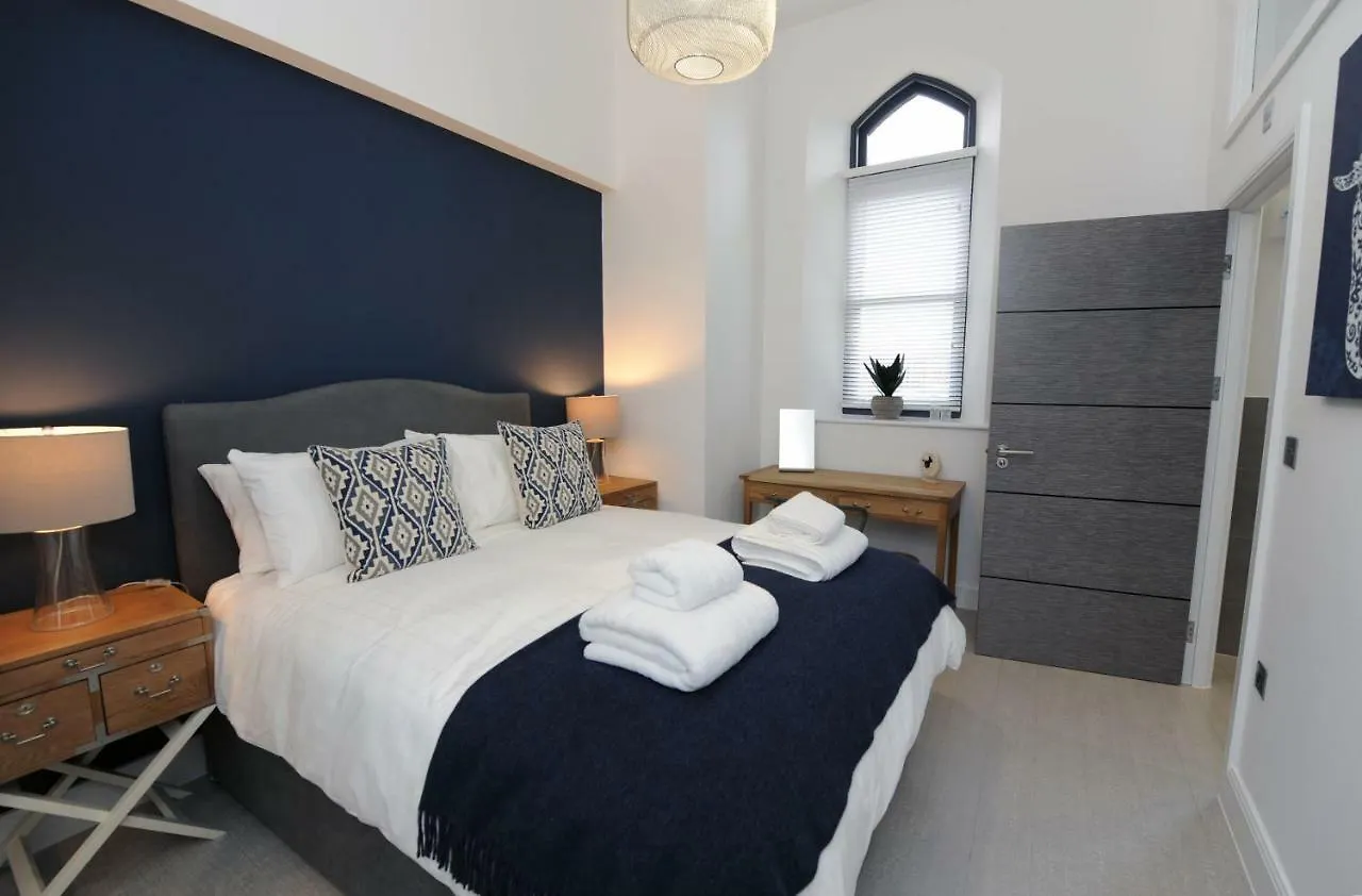 2 Waterstone House Tenby