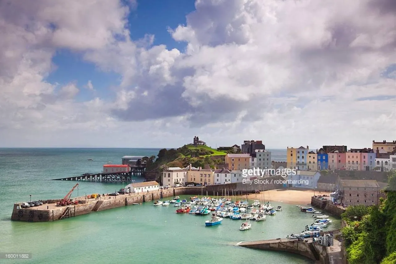 Eight Water's Edge * Tenby