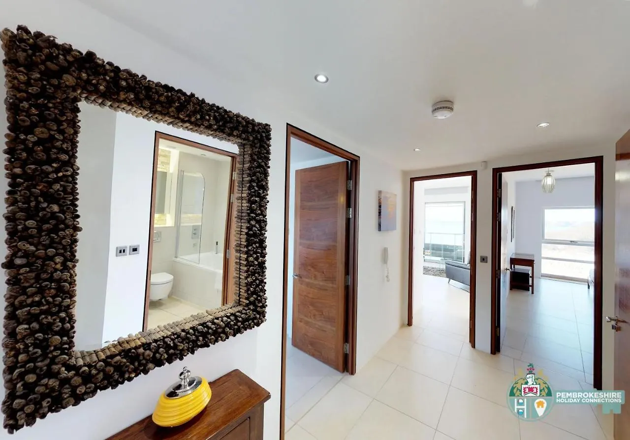 Sea Breeze Apartment Tenby