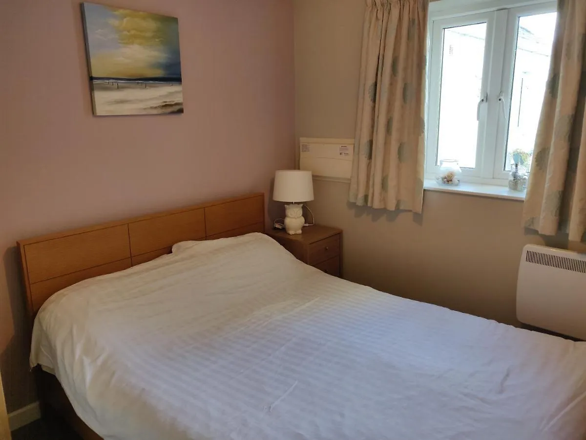 Holiday home Poppy Tenby