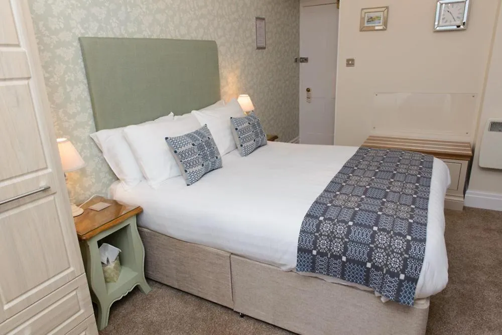 Giltar Hotel 3*