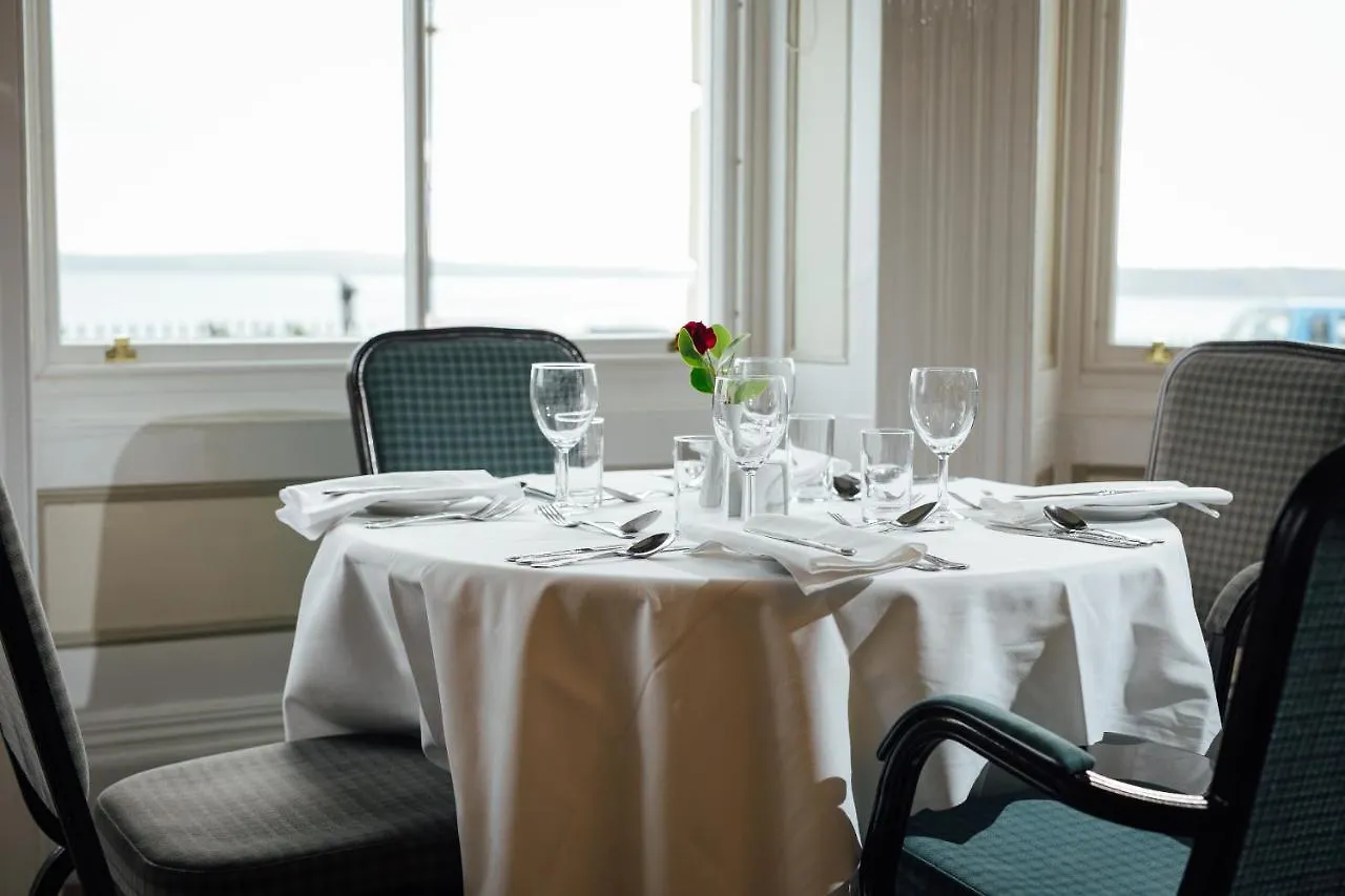 Giltar 3* Tenby
