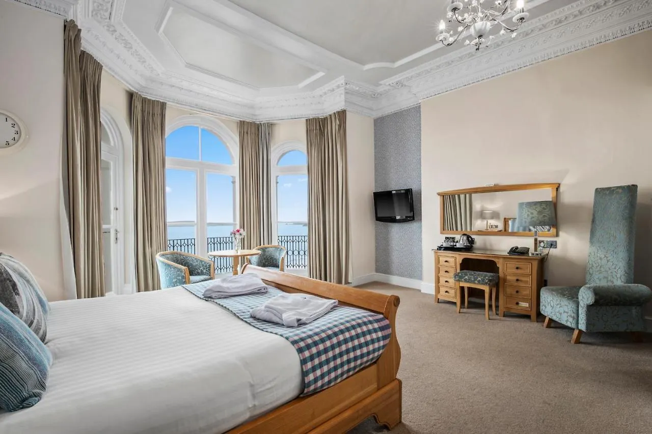 Hotel Giltar Tenby