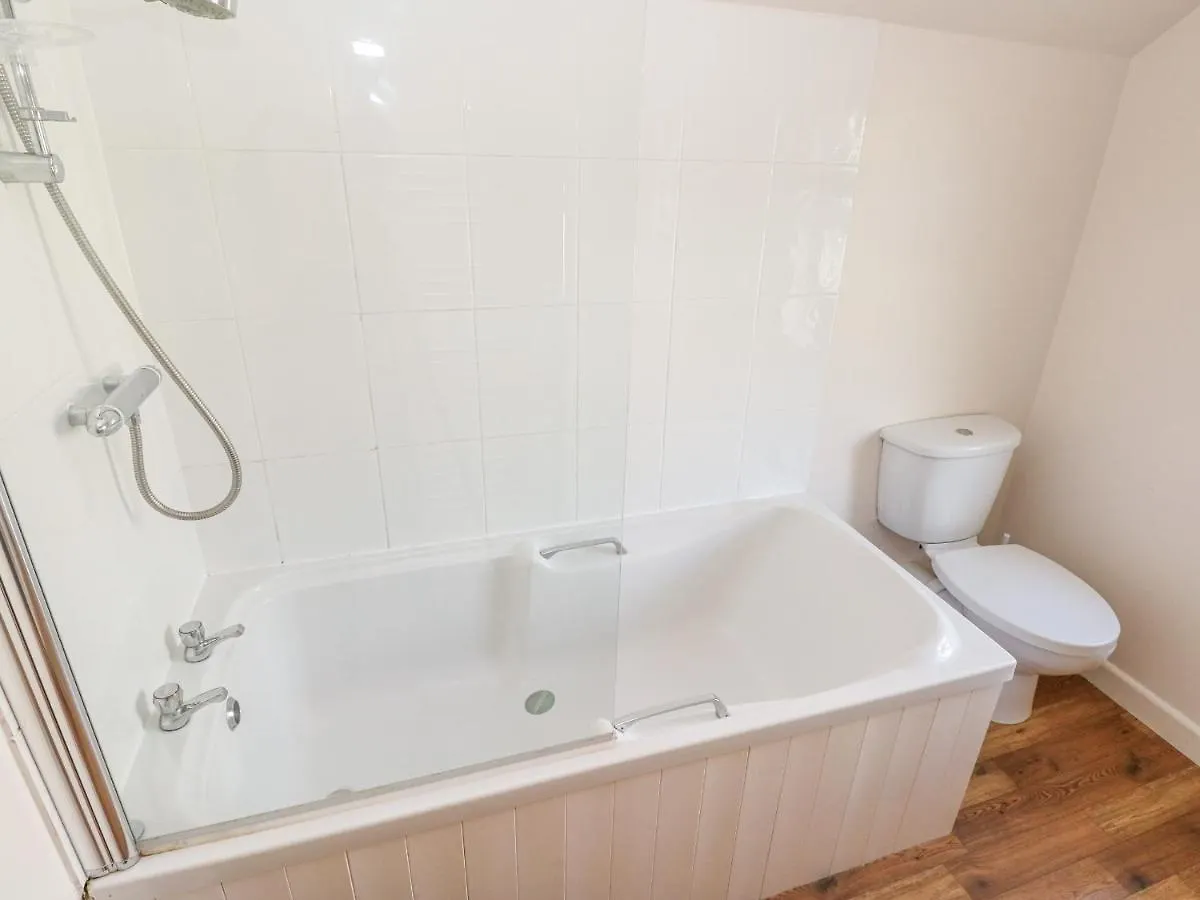 Farnborough Holiday home Tenby