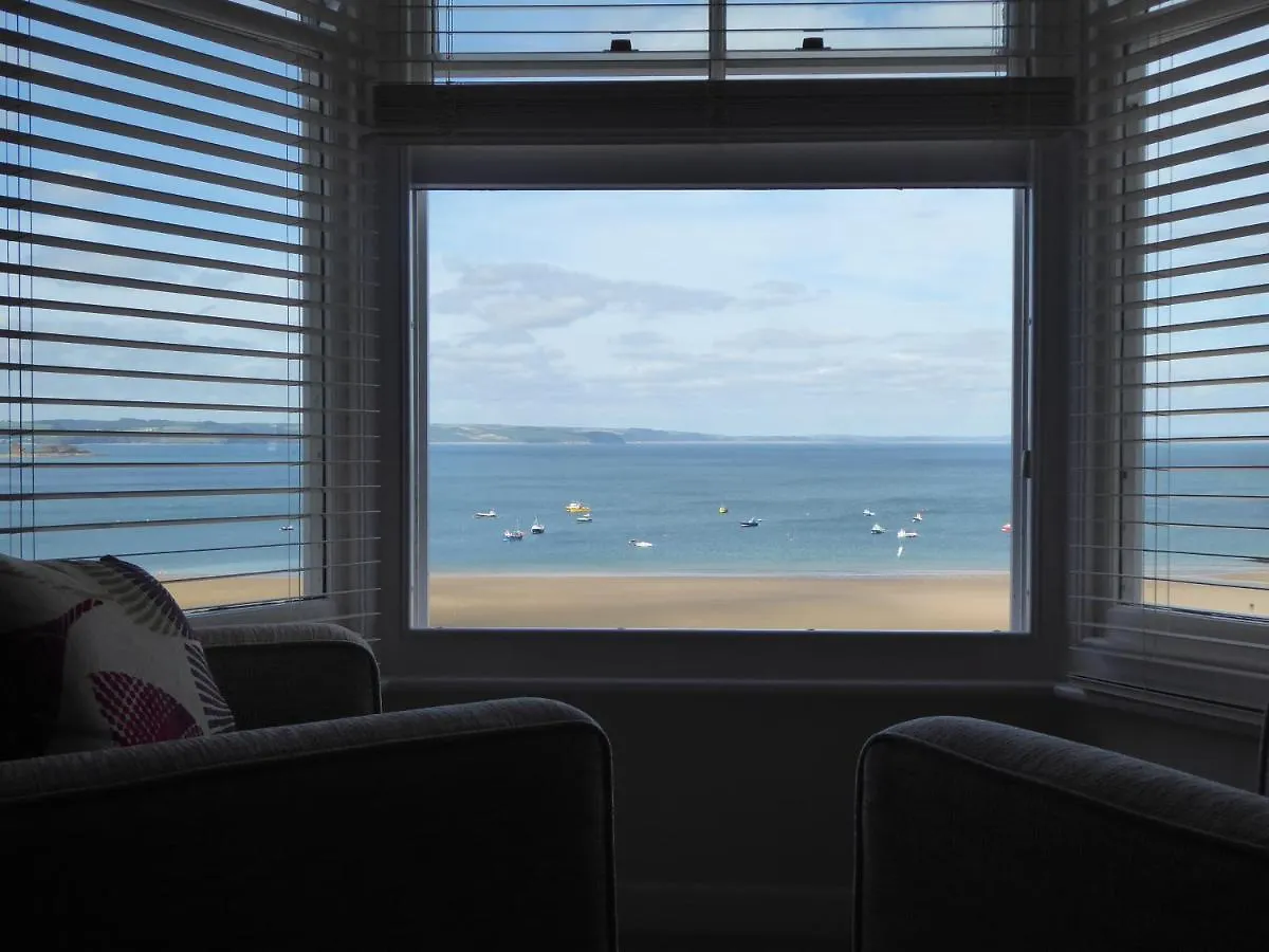 1 Beachtop Court Tenby