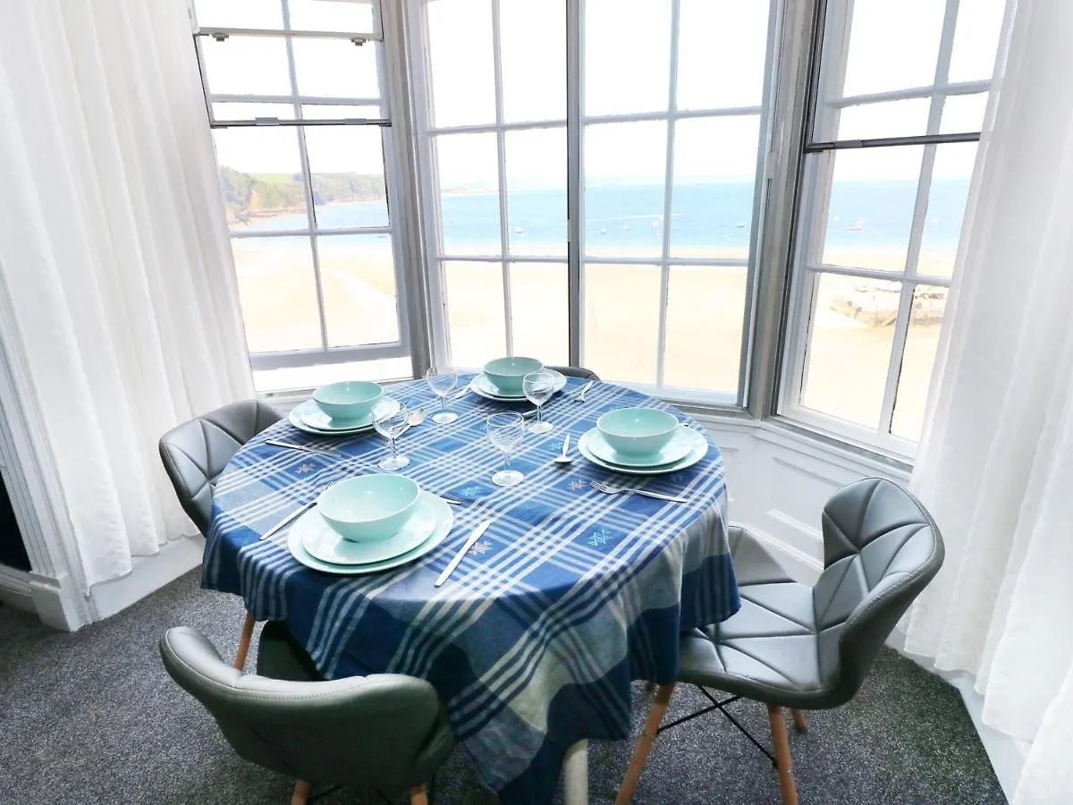 3 Apartment *