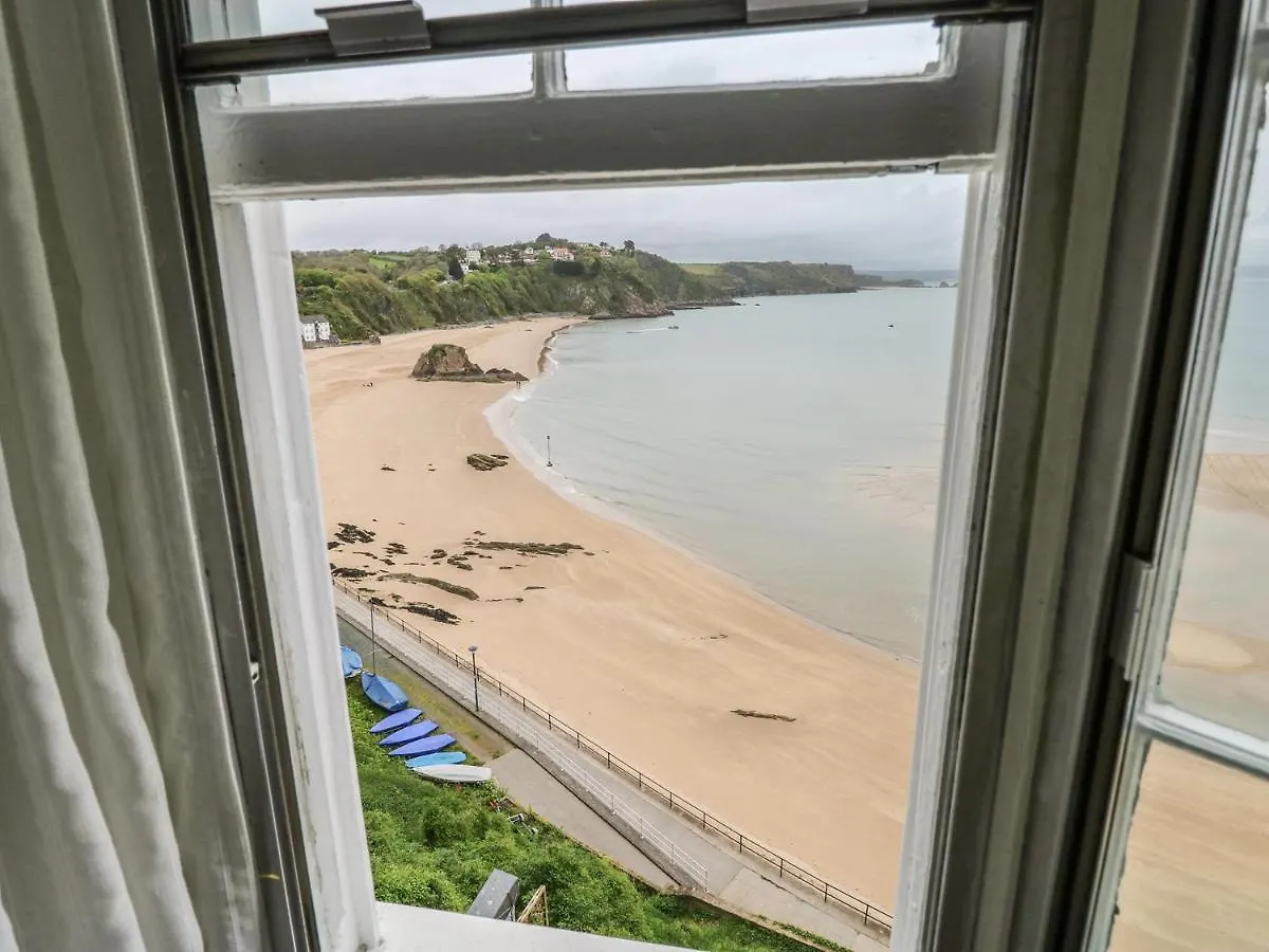 3 Apartment Tenby