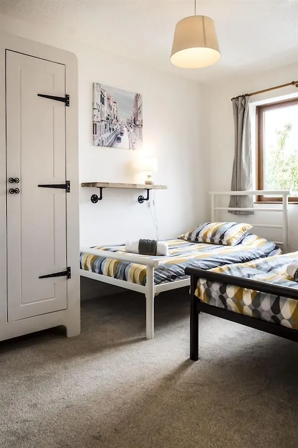 Field View - 3 Bedroom - Saint Florence Tenby
