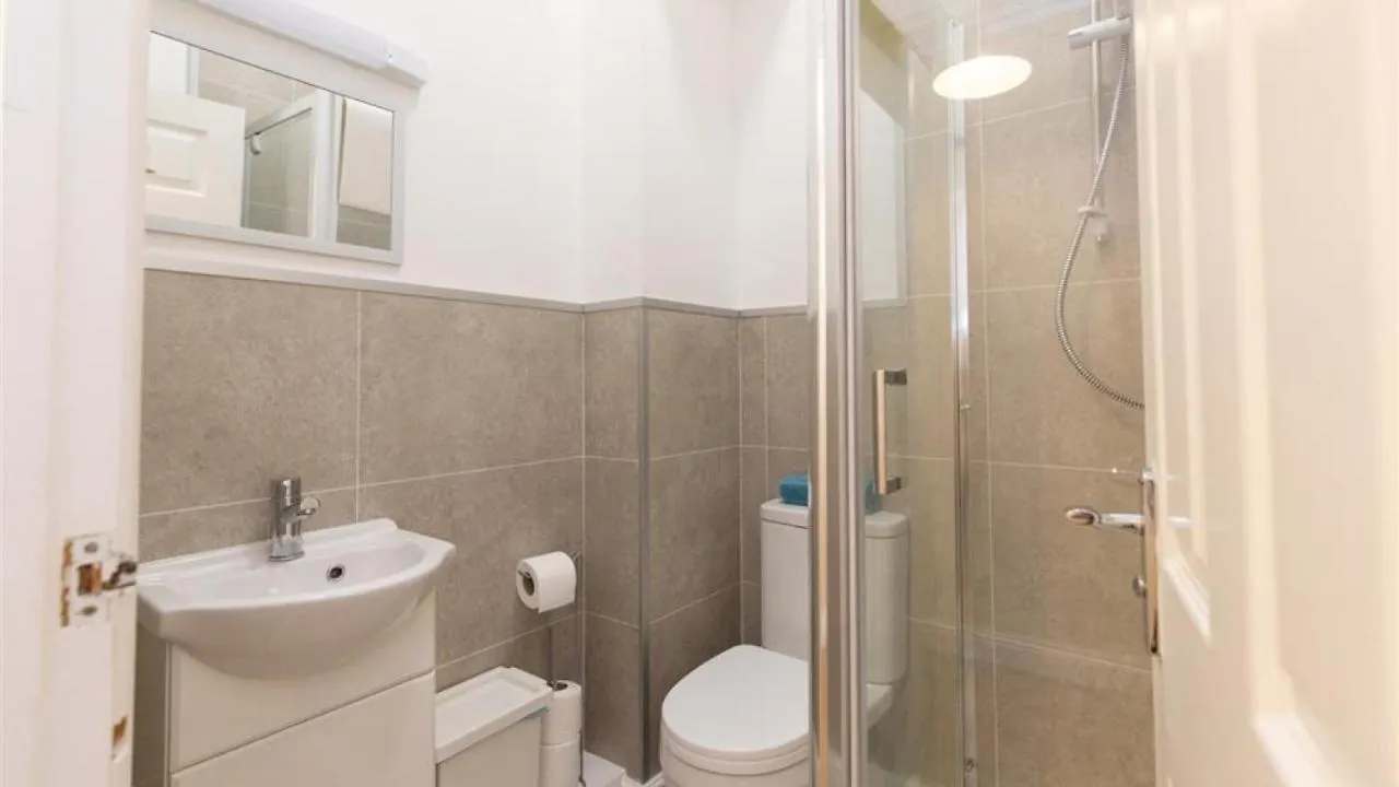 Royal Victoria Crt 6 بيت للعطل تينبي