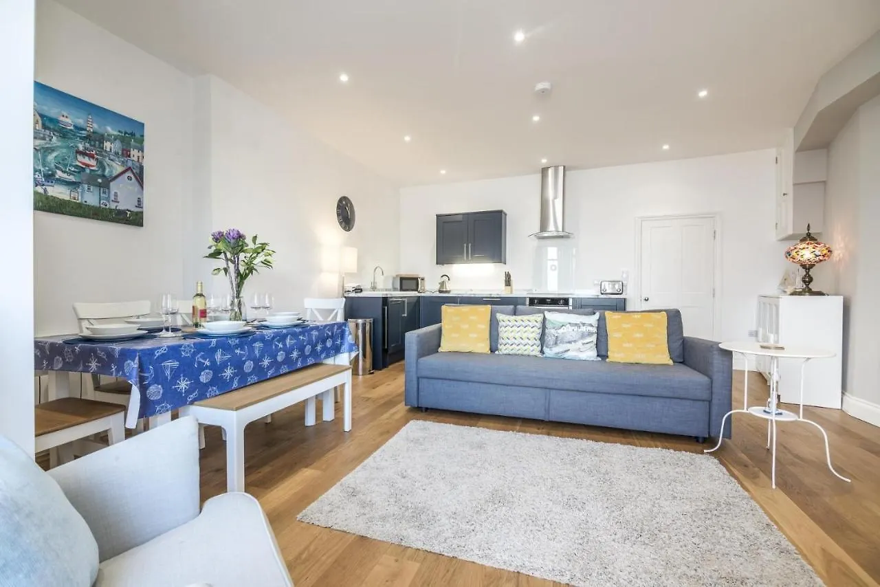 Sea Legs - 2 Bedroom - Windsor House - Apartment *