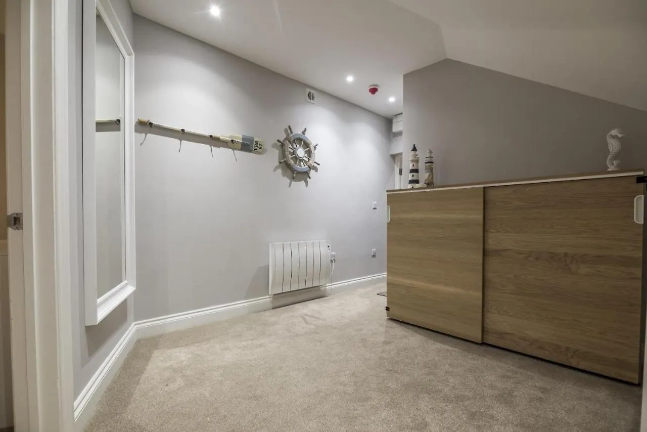 Sea Legs - 2 Bedroom - Windsor House - Apartment *