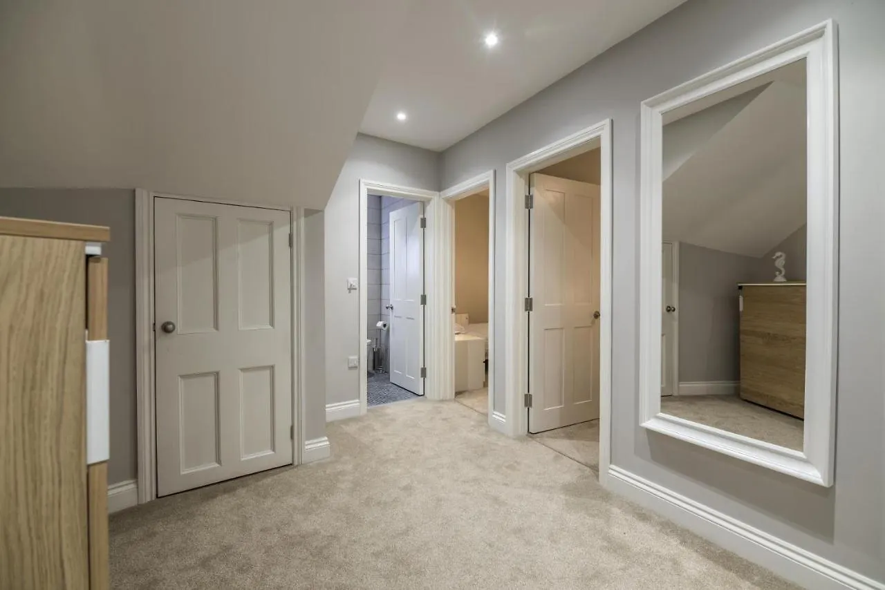Apartment Sea Legs - 2 Bedroom - Windsor House - *