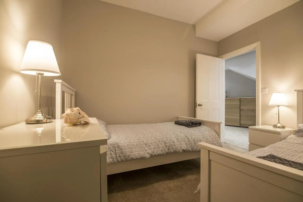 Sea Legs - 2 Bedroom - Windsor House - *