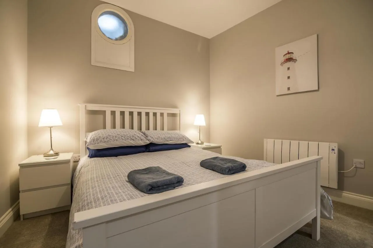 Apartment Sea Legs - 2 Bedroom - Windsor House - *