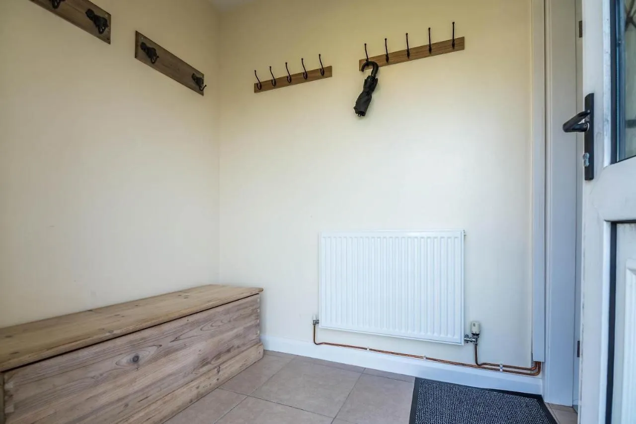 Rhianfa - 3 Bedroom Bungalow - Manobier Apartment *