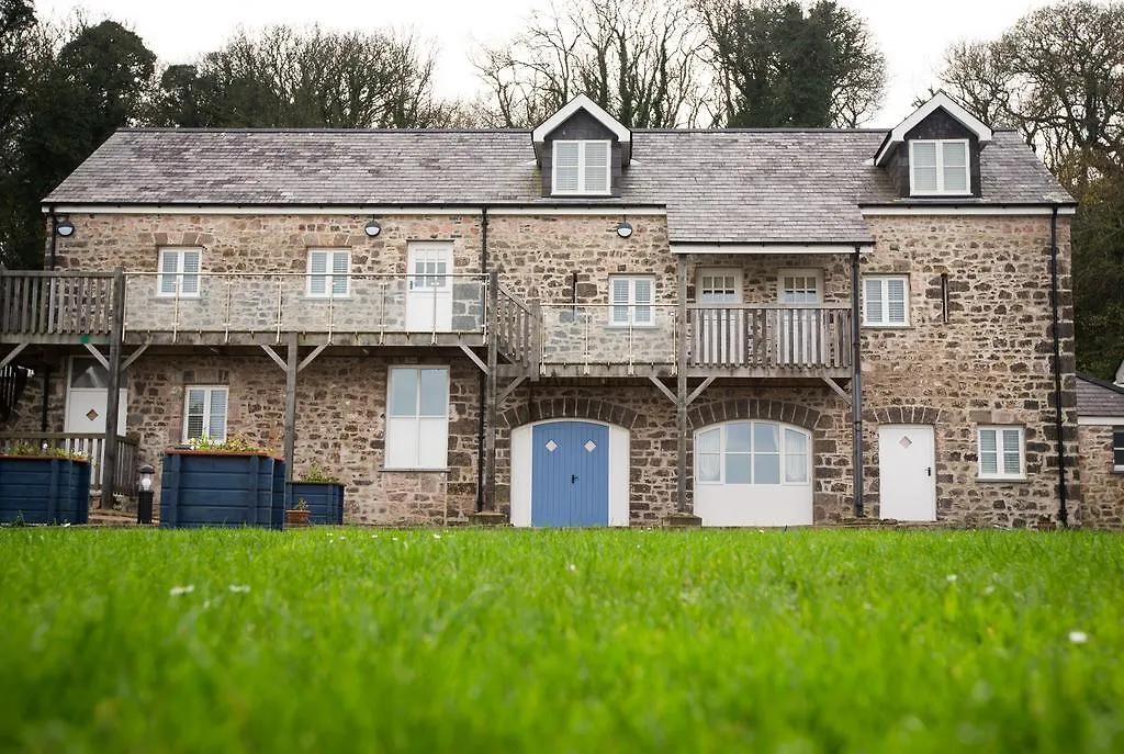 Trefloyne Manor *
