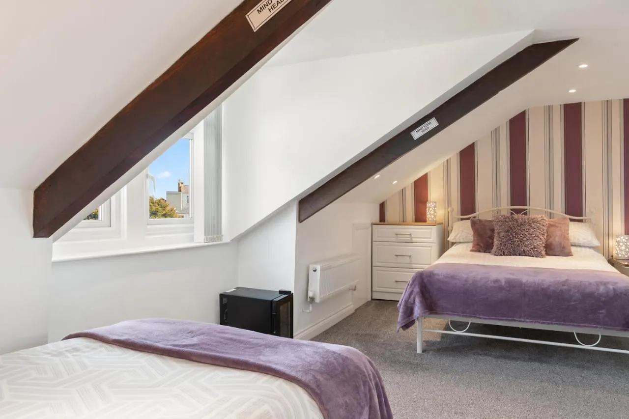 Guest house Coach Tenby