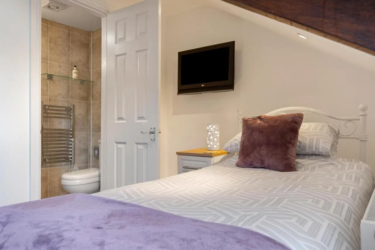 Coach Guest house 3*