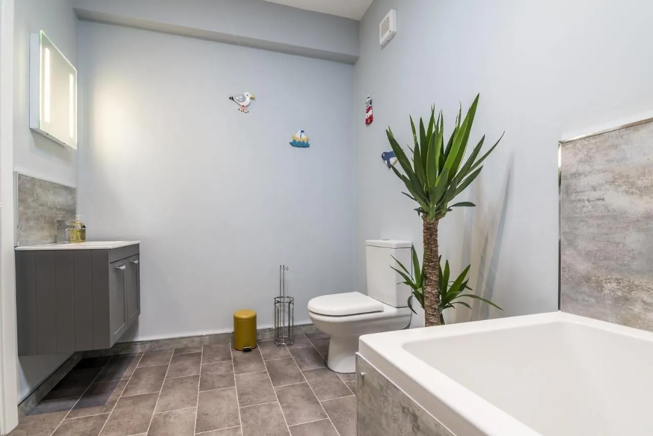 Apartment To Mawr - 2 Bedroom - *