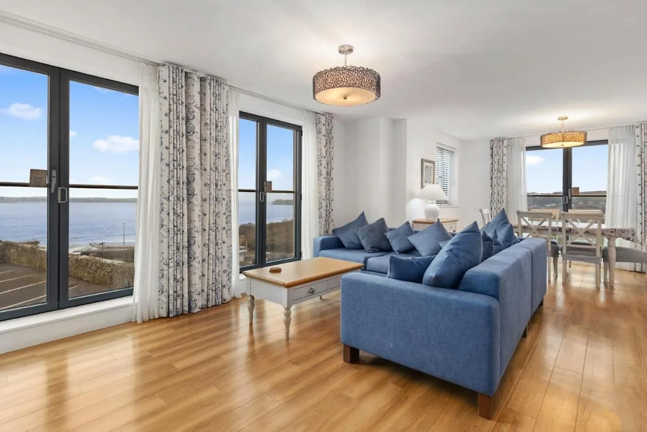 8 Waterstone House - Luxury Apartment, Sea Views, Pet Friendly Tenby