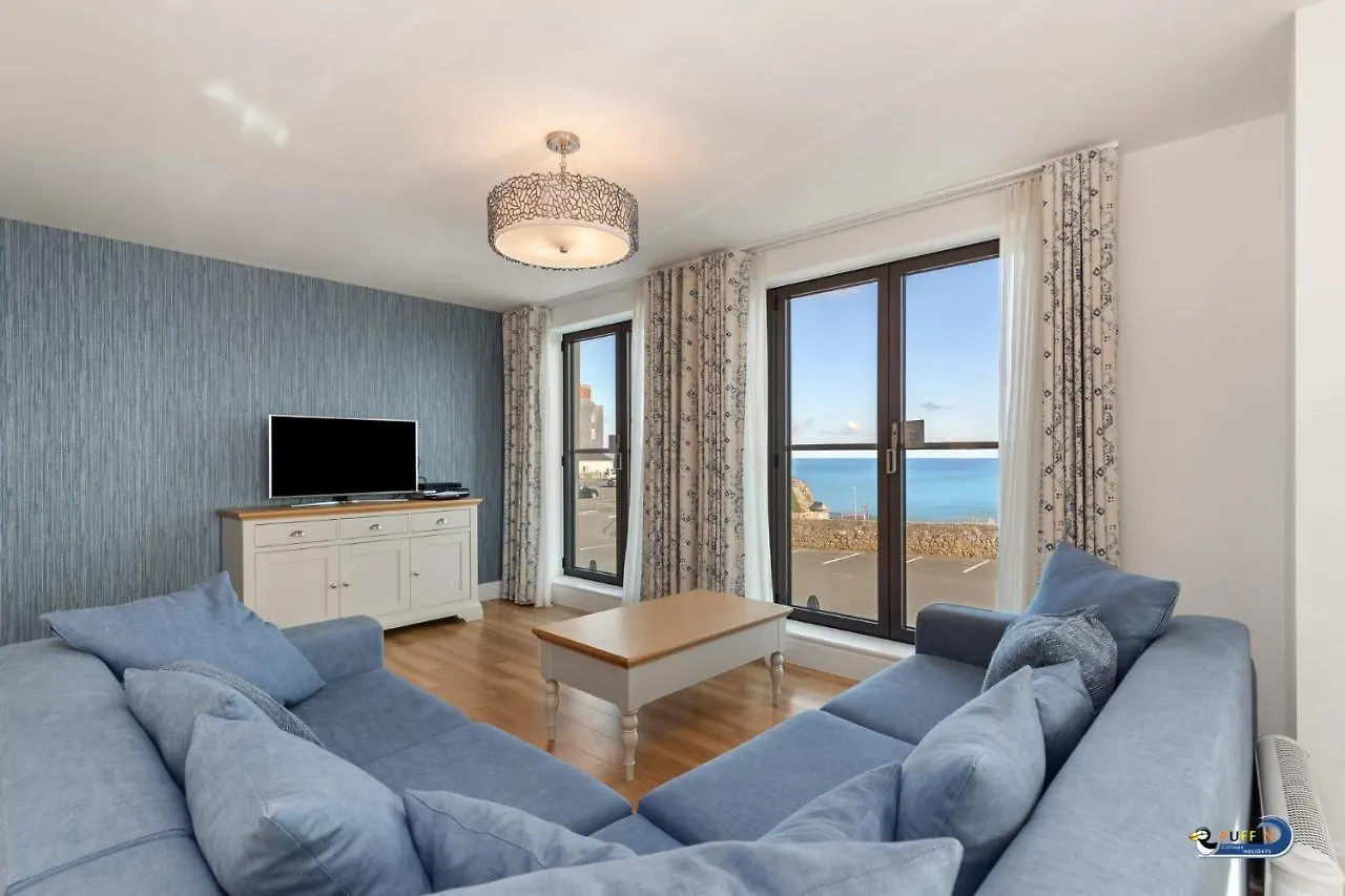 8 Waterstone House - Luxury Apartment, Sea Views, Pet Friendly *