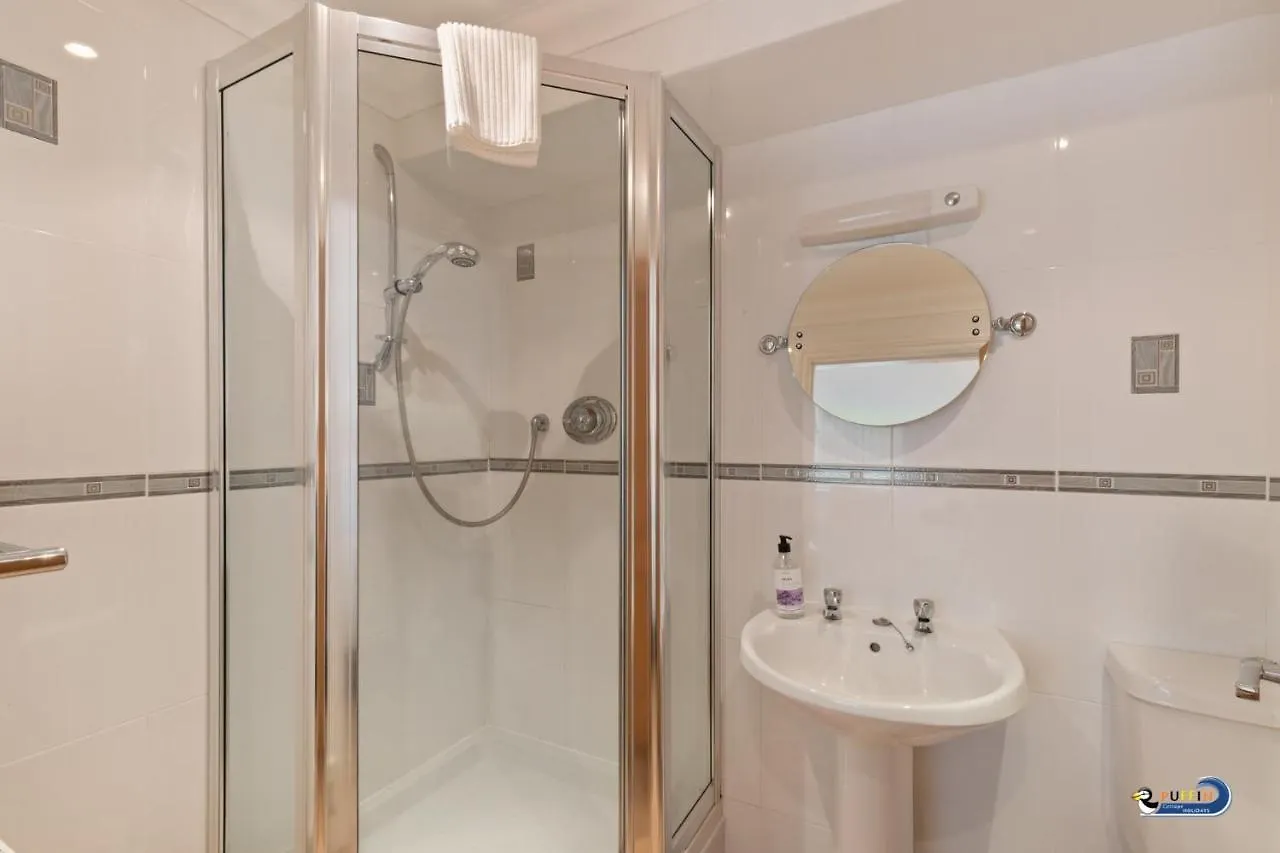 2 South Beach Court - Beach Front * Tenby