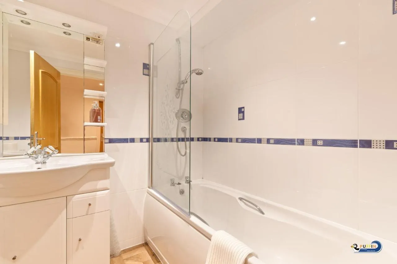 2 South Beach Court - Beach Front Tenby
