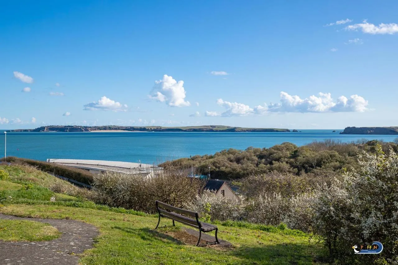 8 Waterstone House - Luxury Apartment, Sea Views, Pet Friendly Tenby